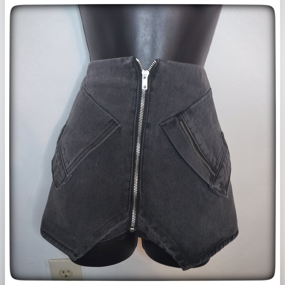 PrettyLittleThing Black Wash Out Denim Mini Skirt Sz 8 NWT